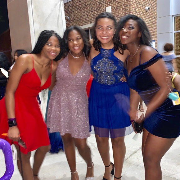 Beautiful Flowey dark blue formal dress with sequins - Picture 3 of 5